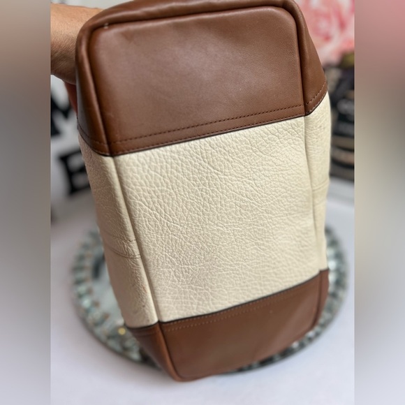 Coach Hadley Luxe Grain Pebbled Leather Ivory and Cognac   Tote bag - Picture 5 of 14
